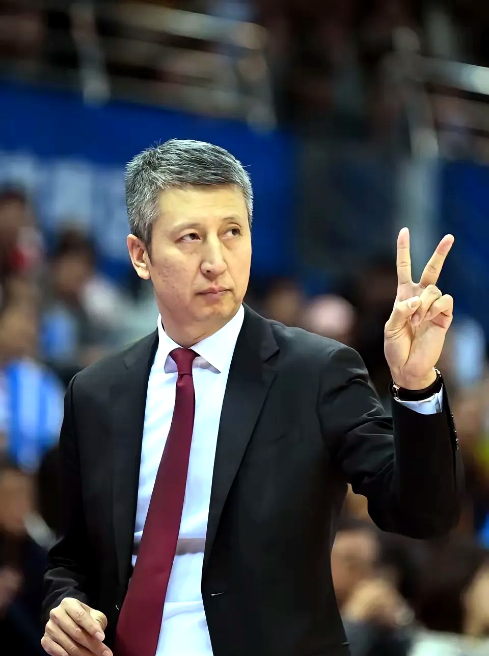 包含CBA季后赛窗口期走向成谜；菲尼克斯太阳绝杀压哨；赛场秩序良好；控场能力受关注的词条