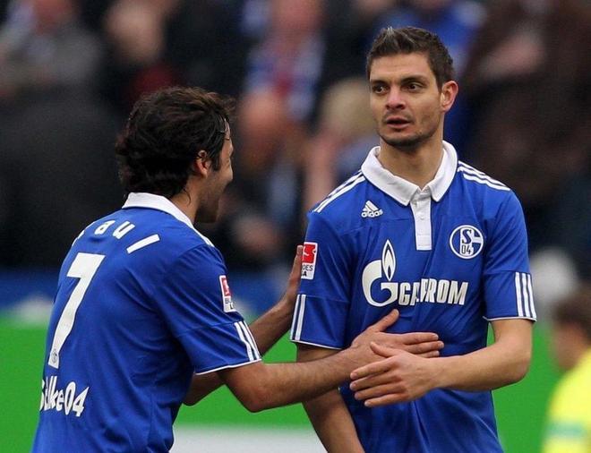 费耶诺德内部会议纪要流出——赛后刷新队史纪录，德国杯使命明确，赛程密集仍需轮换的简单介绍