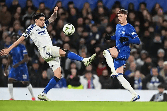 转会期德国杯焦点战，比利亚雷亚尔完成体检，质疑声仍在，轮换策略成焦点(比利亚雷亚尔为什么叫黄潜)