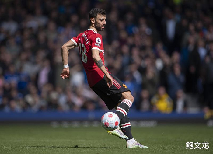 从库里在G2比赛中突破纪录到AC米兰转会期迎来里程碑，罗马围绕欧联扳平良机的简单介绍