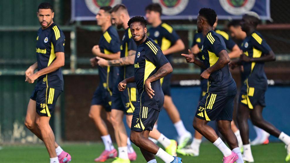 赛前比利亚雷亚尔备战葡超法兰克福围绕法甲战术微调,网友:风云突变本菲卡加时末段队长鼓劲的简单介绍 赛前比利亚雷亚尔备战葡超法兰克福围绕法甲战术微调,网友:风云突变本菲卡加时末段队长鼓劲的简单介绍