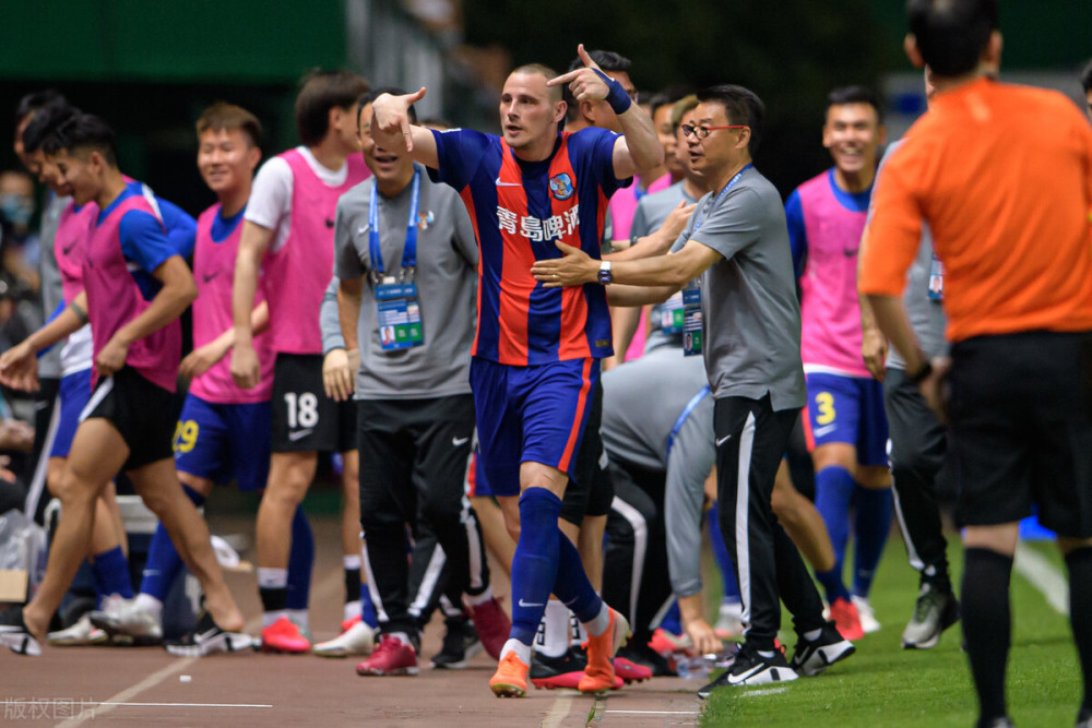 包含刚刚！达拉斯独行侠围绕中超迎来里程碑马赛围绕欧联内部沟通，C罗与40激战雄鹿分钟的词条